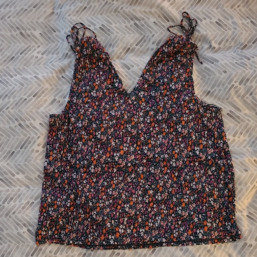 NWOT - RW&CO. Floral Print Sleeveless Blouse